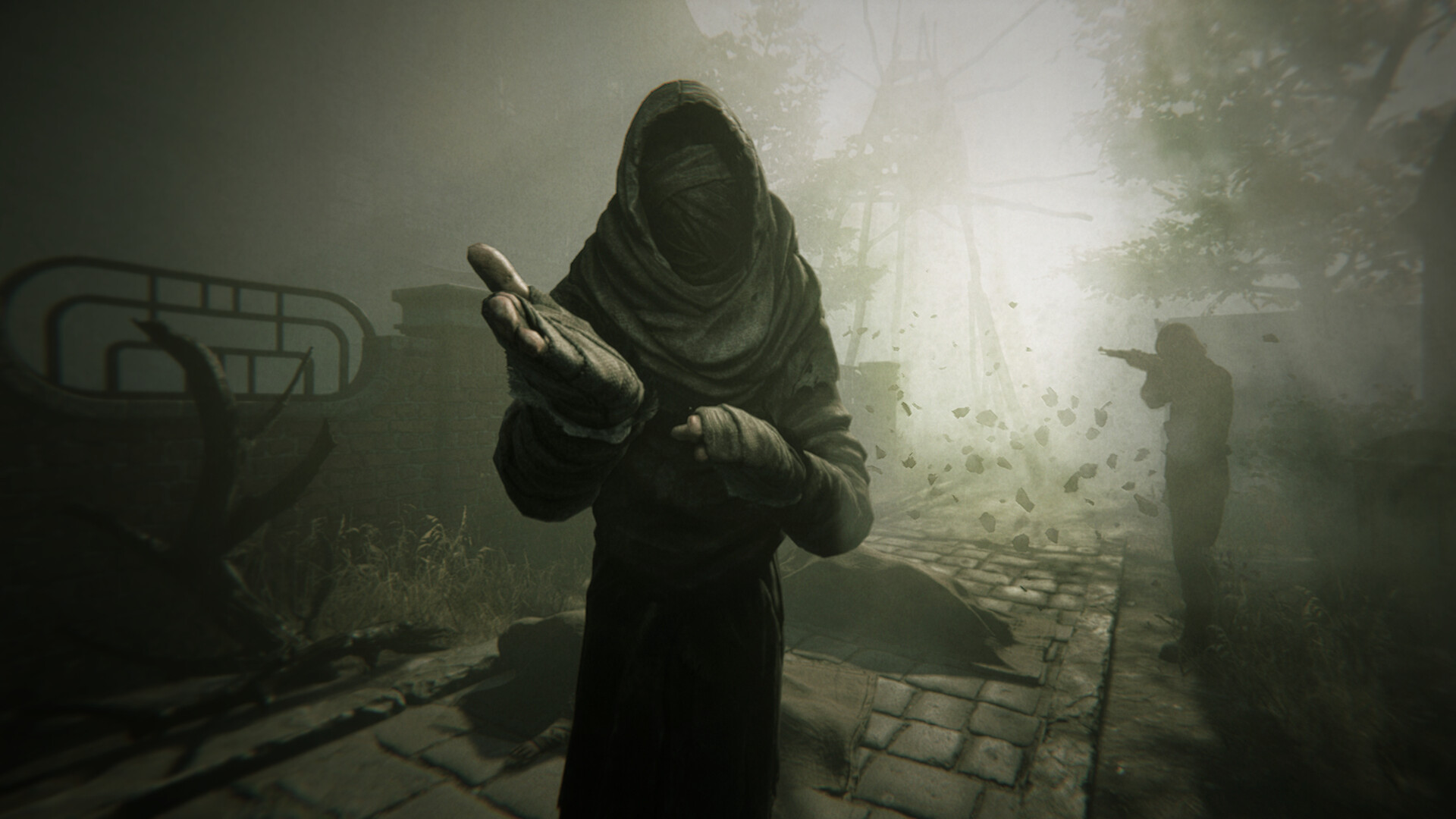 Загадочный персонаж на туманной улице в Pathologic 3 — официальный скриншот