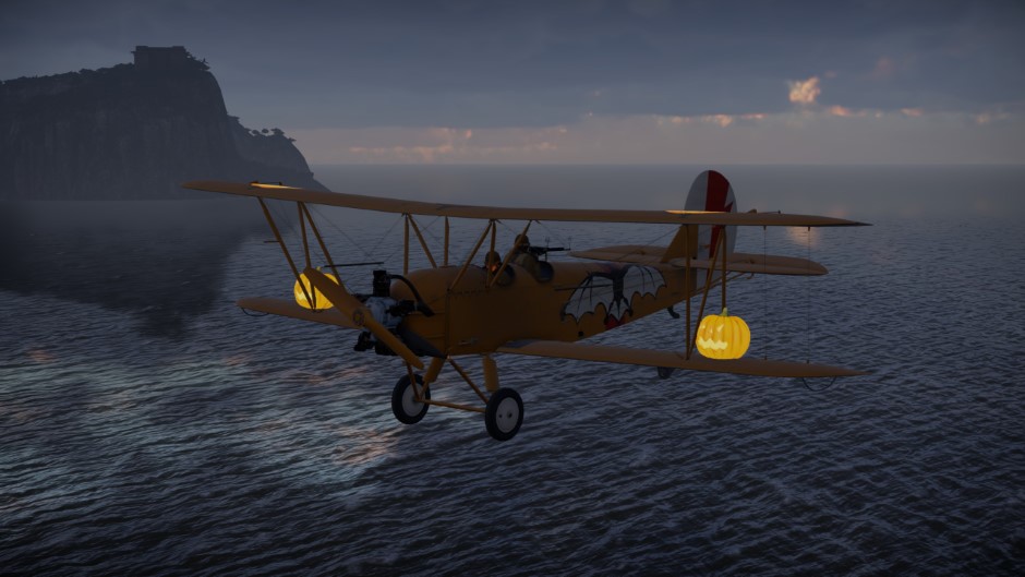 Самолёт По-2 «Ночная ведьма» с праздничным оформлением над морем в War Thunder